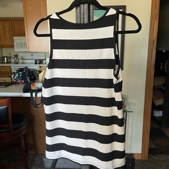 Striped Tank - Picture 2 of 3